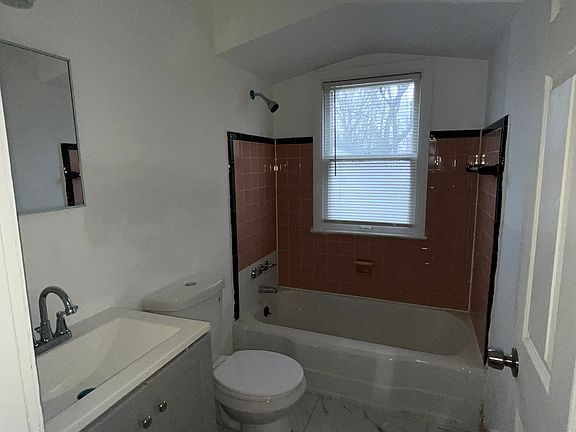 4th image of 15634 Liberal St