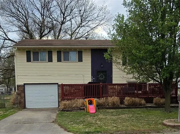 500 N Catalina St, Frontenac, KS 66763