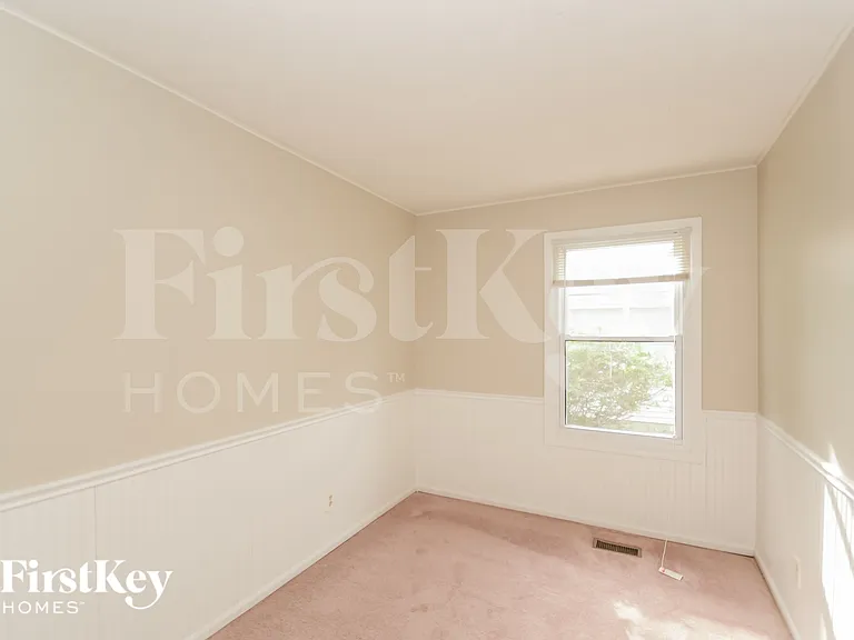 5691 Dobbs Ferry Dr — Photo 12