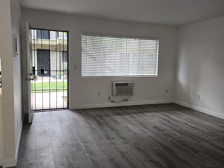 8832 Olive Ln #14 — Photo 4