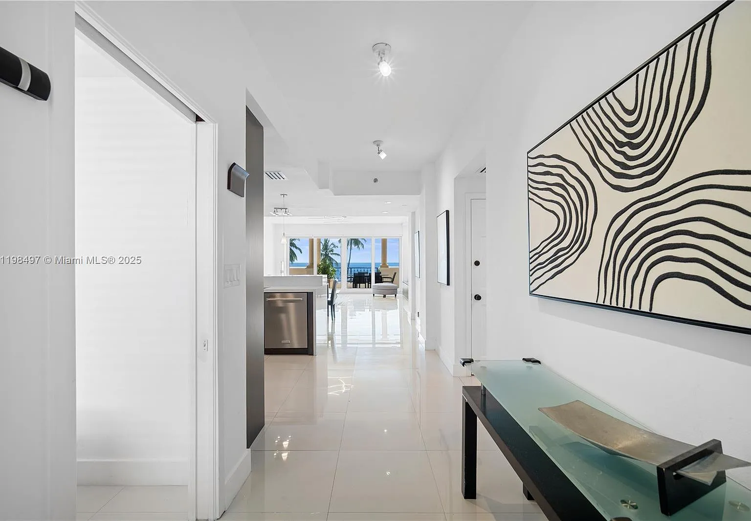 Seaside Condo — Photo 2