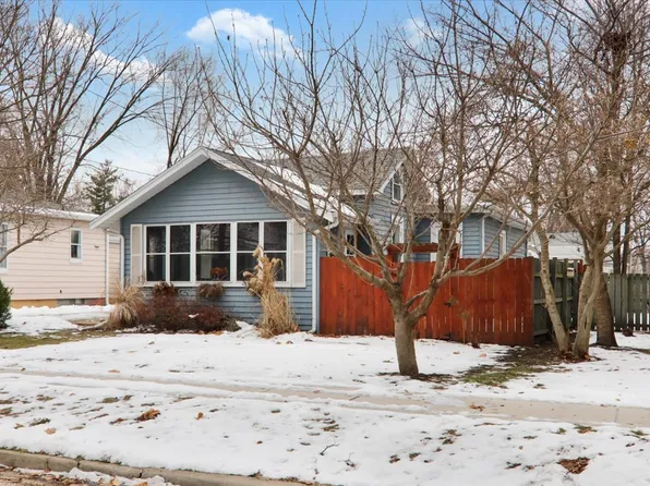 1212 N Madison St, Bloomington, IL 61701