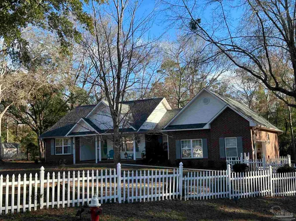 7305 Pine Lake Cir, Milton, FL 32570