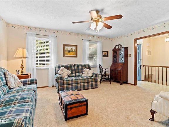 5th image of 1513 NW Tonti Ln