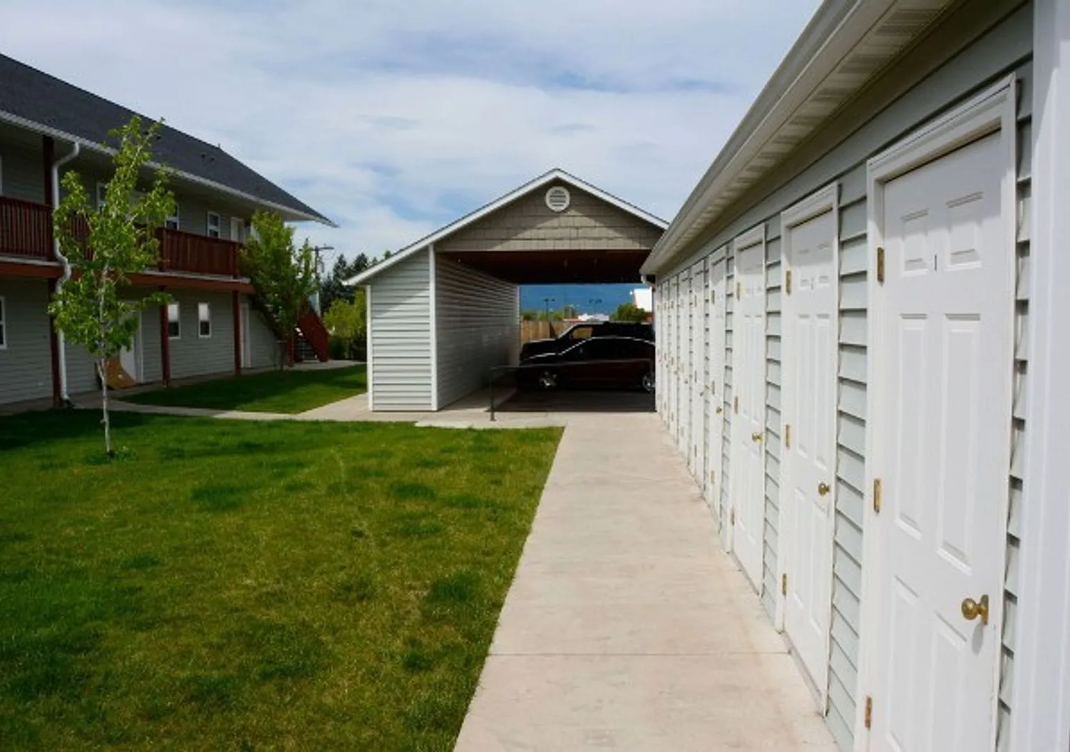 Studio Apartment / Junior 1 Bedroom - Heat included in Utility Fee — Photo 1