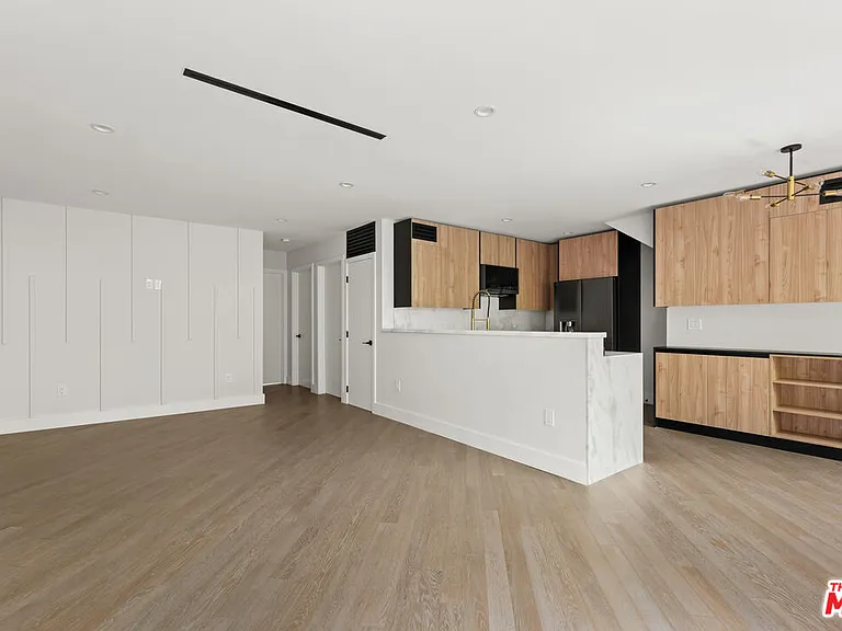 1450 S Crescent Heights Blvd — Photo 1