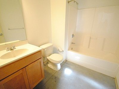 2nd image of 1818 Washington Ave APT 202
