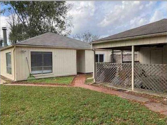 3rd image of 3610 Vineyard Dr