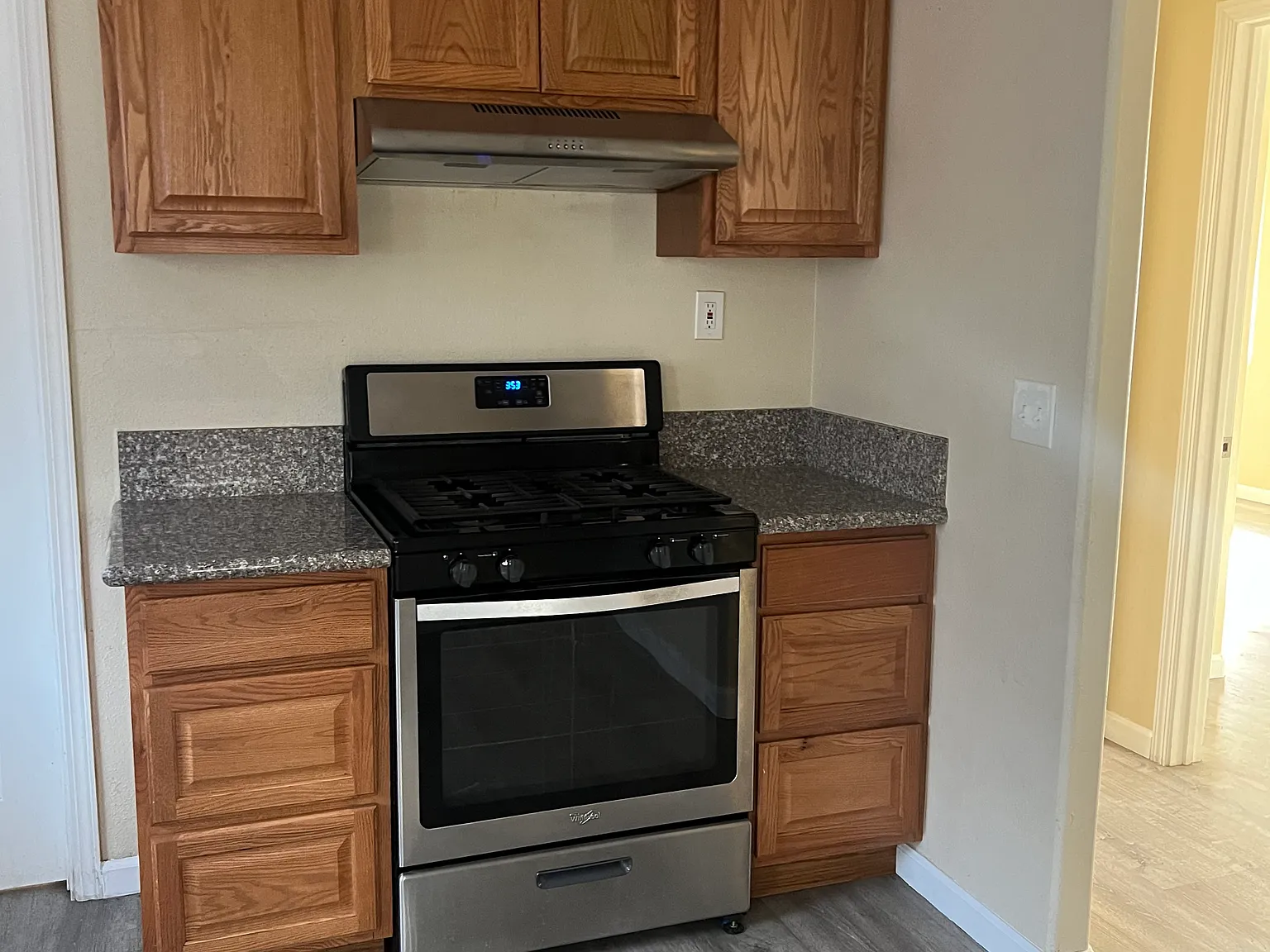 3 bed, 1020 sqft, $1,400 — Photo 3