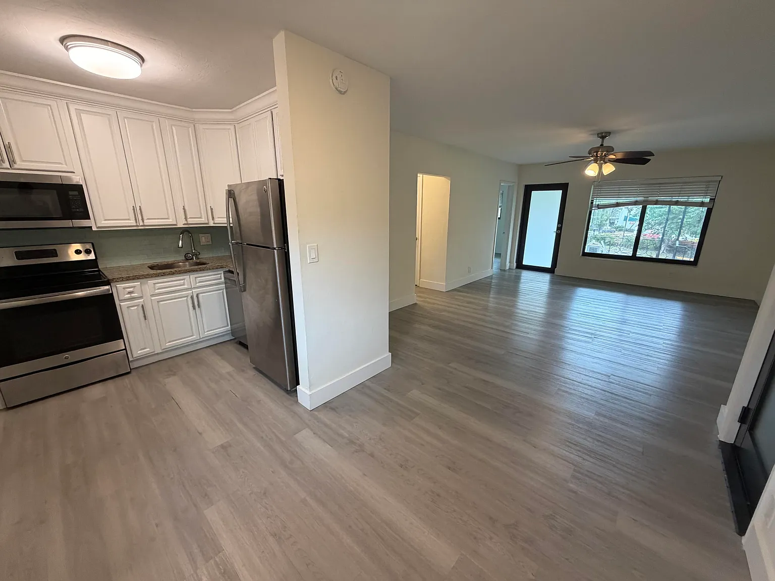 2 bed, 2.0 bath, 11210 sqft, $2,395 — Photo 4