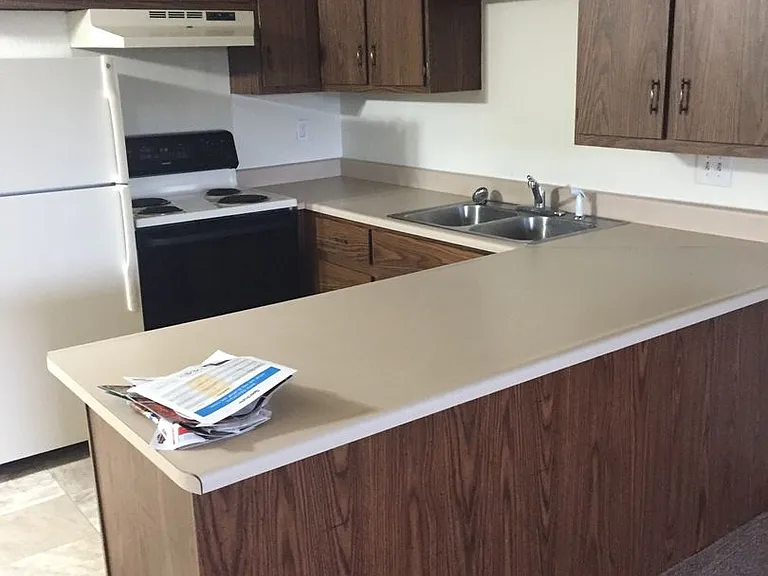 409 W Valley Rd — Photo 3