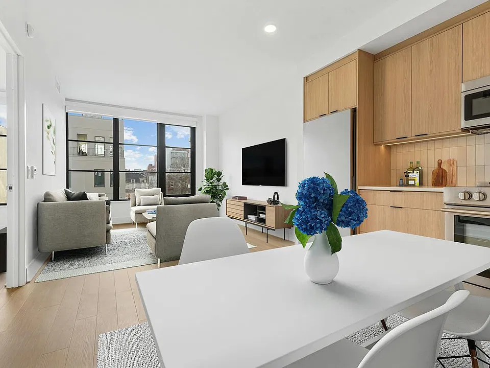499 President St #317