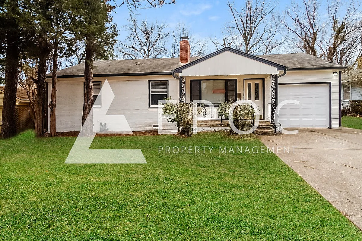1524 W Marshall St — Photo 1