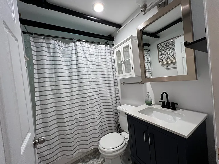 6354 N Paulina St #BASEMENT — Photo 17