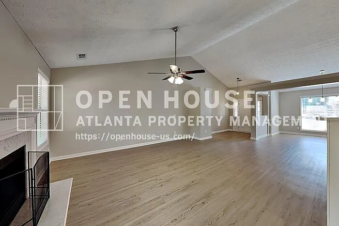 3 bed, 2.0 bath, 1789 sqft, $2,195 — Photo 3
