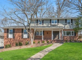 366 Valley View Ave, Paramus, NJ 07652
