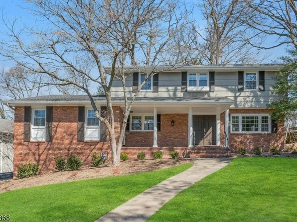 366 Valley View Ave, Paramus Boro, NJ 07652