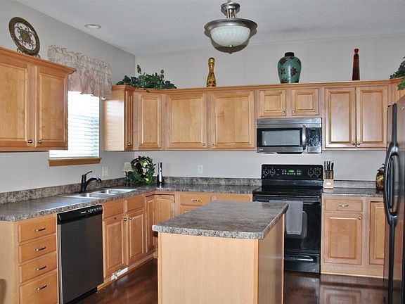 2nd image of 5325 Ironwood Dr