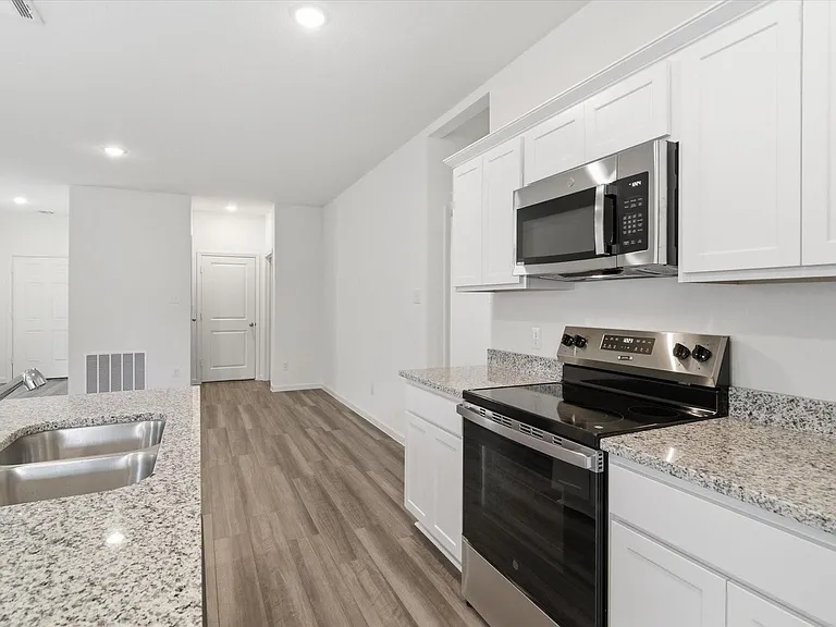 2120 Prairie Ln — Photo 8