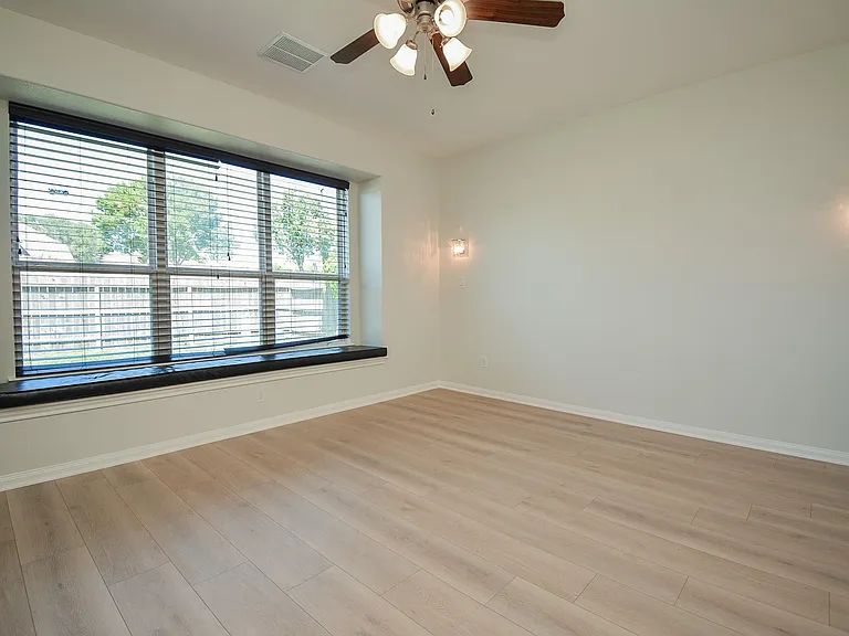 6403 Edinburgh Ct — Photo 18
