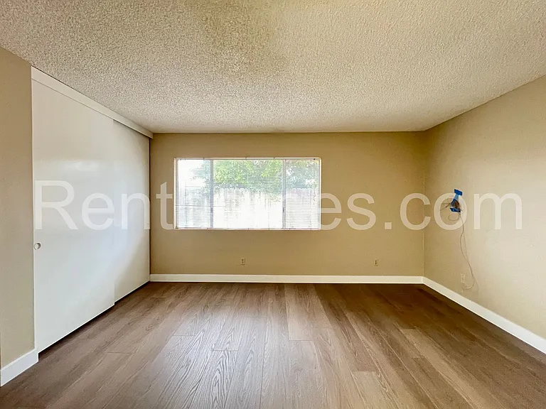 10594 Dabney Dr — Photo 19