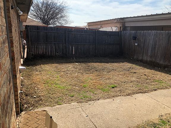 3rd image of 606 Lost Springs Ct APT B