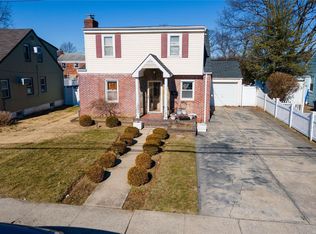 809 Grand Terrace Ave, North Baldwin, NY