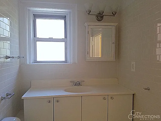 Rented by City Connections Realty | media 9