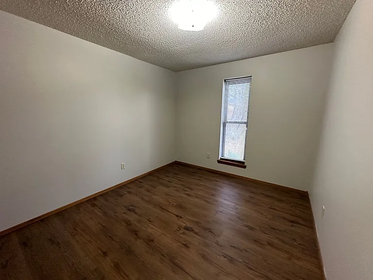 1705 S Tampa Ave — Photo 5