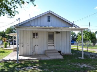 805 W Cortinas St, Del Rio, TX 78840