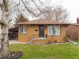 1120 Parkview Ave, Windsor, ON N8S 2X9