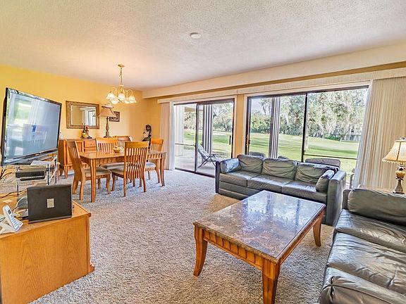 5th image of 713 Olde Camelot Cir