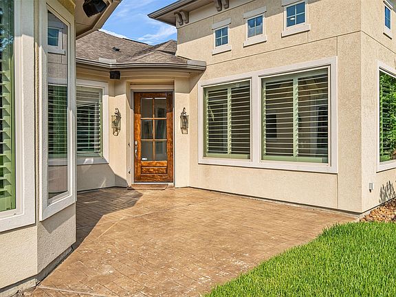 4th image of 16039 Comal Bend Ln