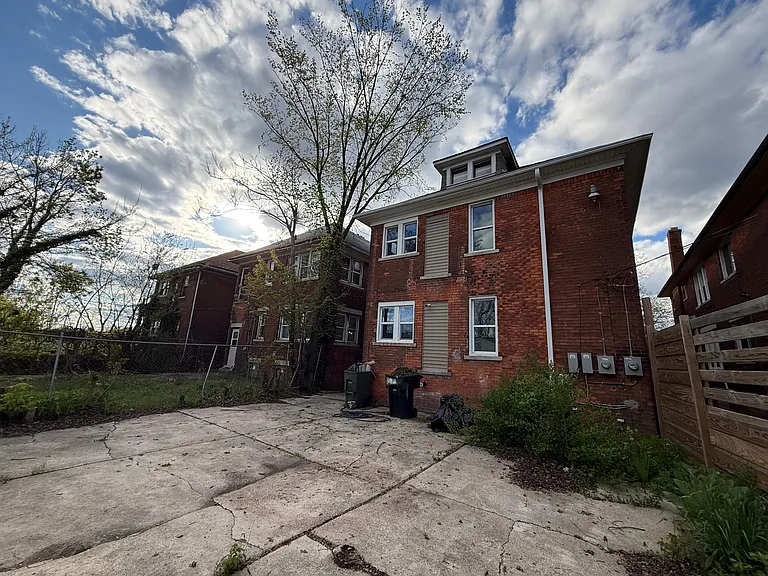 2509 Gladstone St #2 — Photo 18