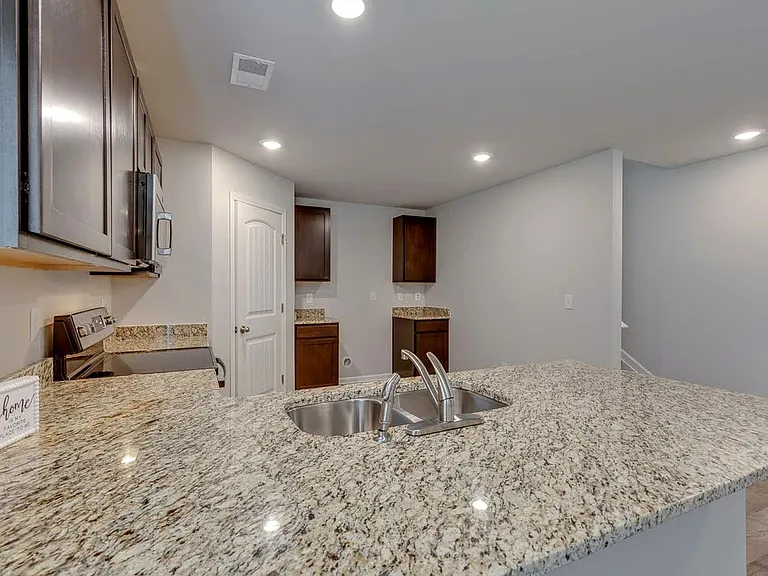 370 Alyssa Landing Dr — Photo 12