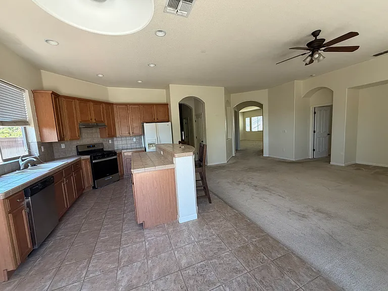 4080 Arenzano Way — Photo 17