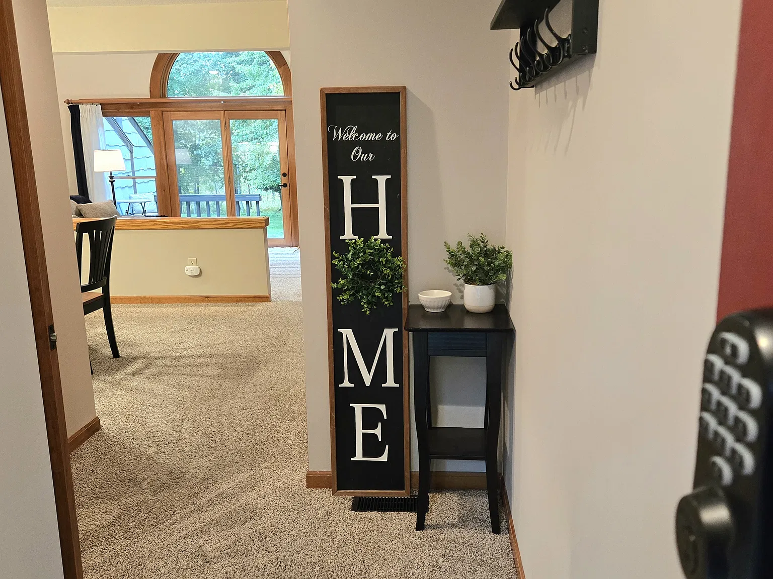 2 bed, 1380 sqft, $1,400 — Photo 2