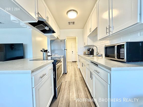 4th image of 1623 Victory Blvd #14A