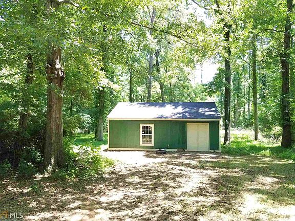 5th image of 444 Willow Ln