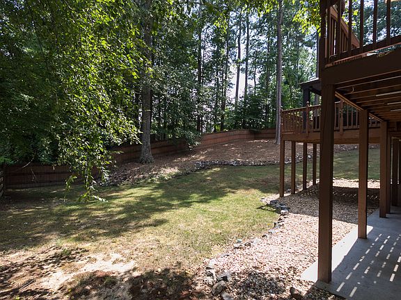 2nd image of 1081 Fountain Glen Dr