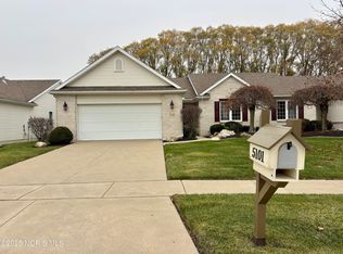5101 Wynnpark Dr, Oregon, OH 43616