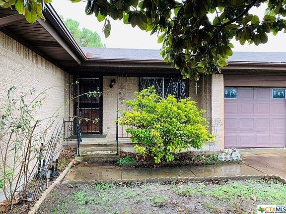 2nd image of 207 Rose Ave