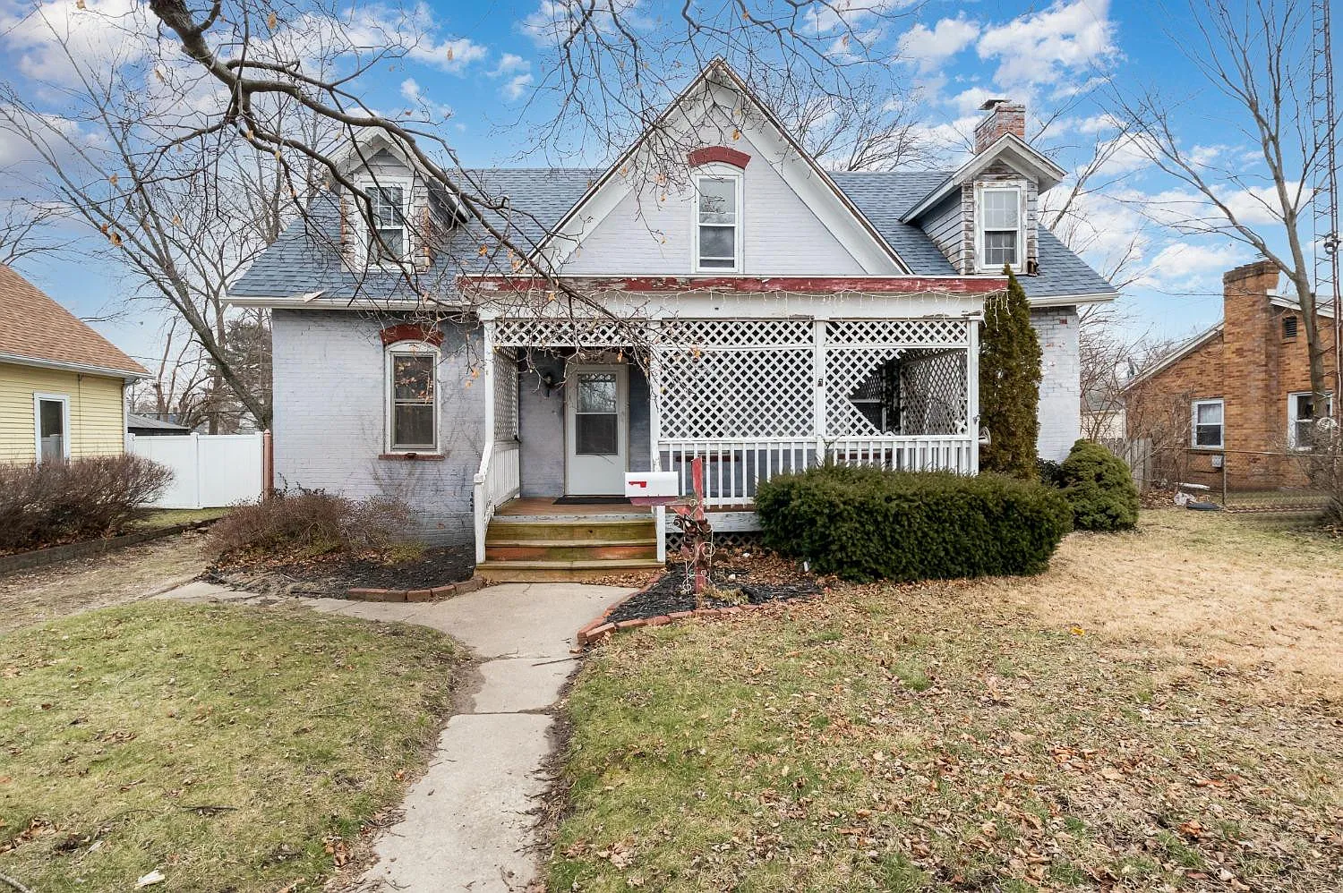 304 Hendricks St photo 1