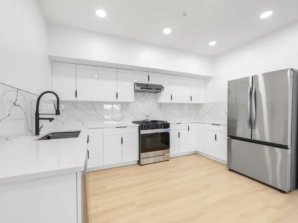 114 Pine Street image 3 of 16