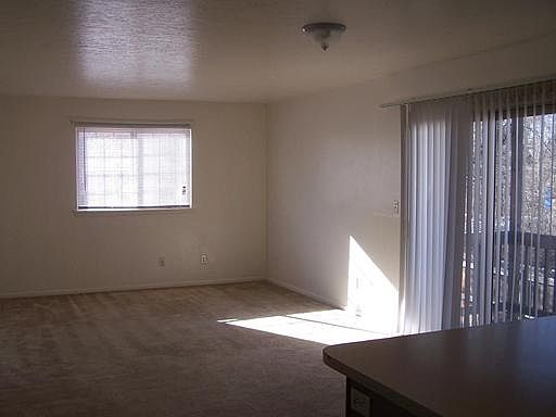 4th image of 1412 10th St APT 4