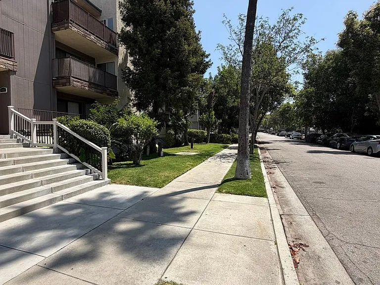453 Ivy St — Photo 67