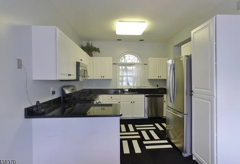 808 Dellwood Ln — Photo 13