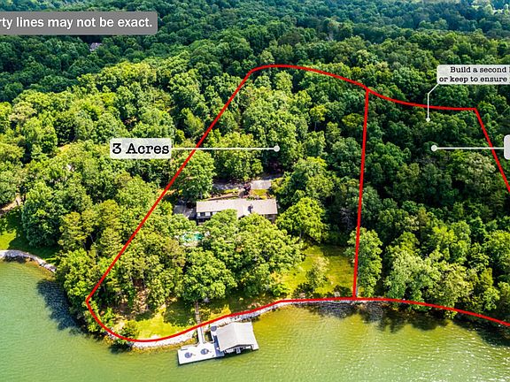 3rd image of 902 Twin Coves Cir
