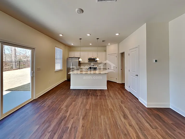 1776 Silver Tree St — Photo 5