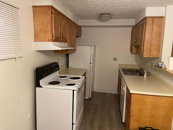 2nd image of 107 W Dodridge St